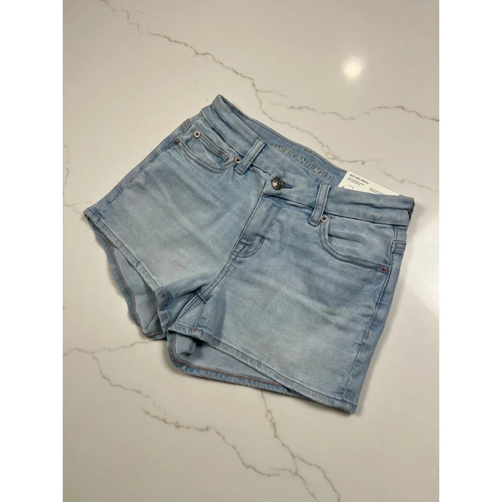 American Eagle Curvy High-Rise Shortie Women 4 27W Next Level Stretch Light Wash
